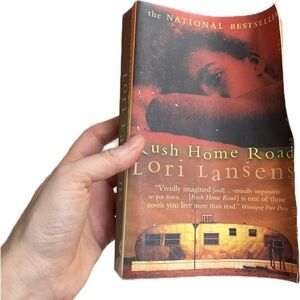 🎈4/$20 - “Rush Home Road” a novel by Lori Lansens ©️2002